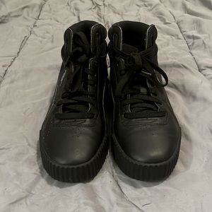 Black Pumas Women’s 6.5 Worn Twice